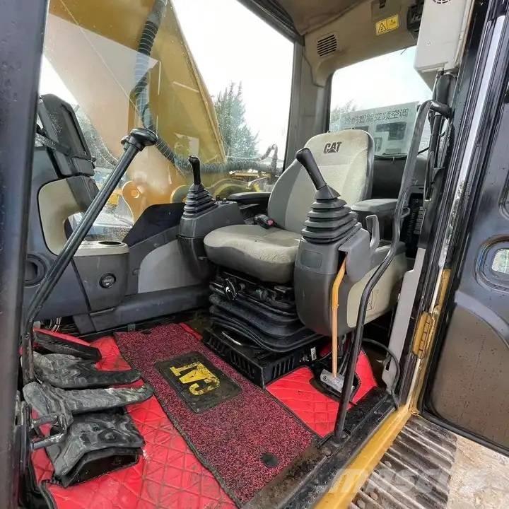 CAT 330D Гусеничні екскаватори