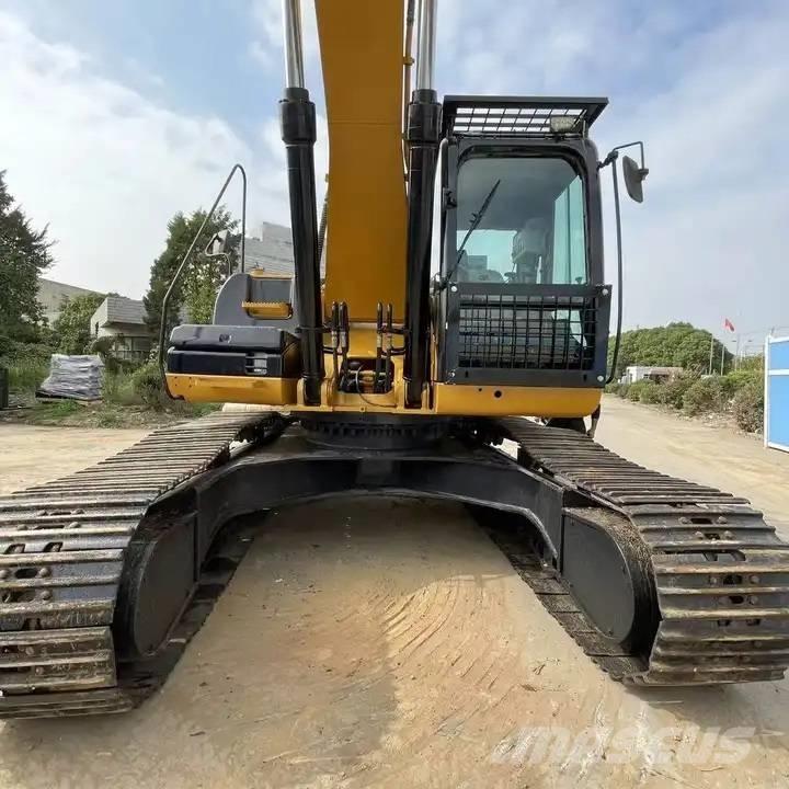 CAT 330D Гусеничні екскаватори