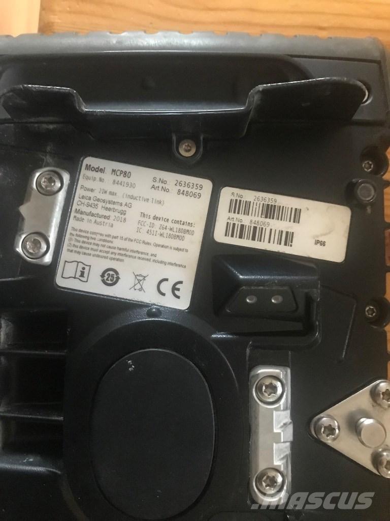 Hitachi ZX 135 US-7 Гусеничні екскаватори