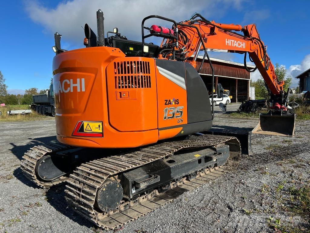 Hitachi ZX 135 US-7 Гусеничні екскаватори