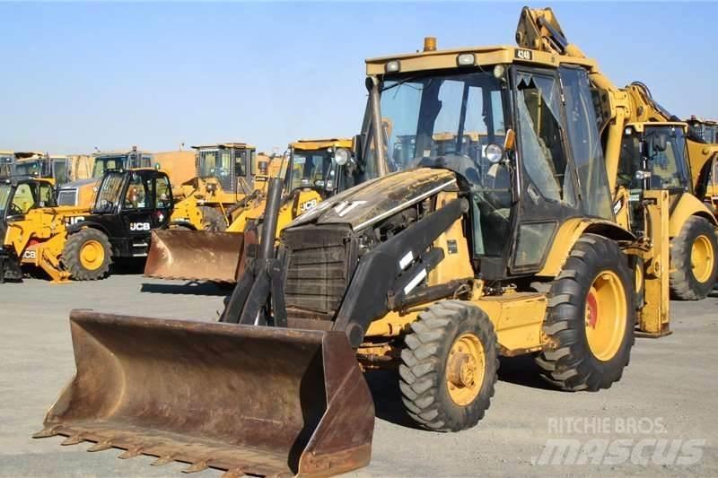 CAT 424D Екскаватори-навантажувачі