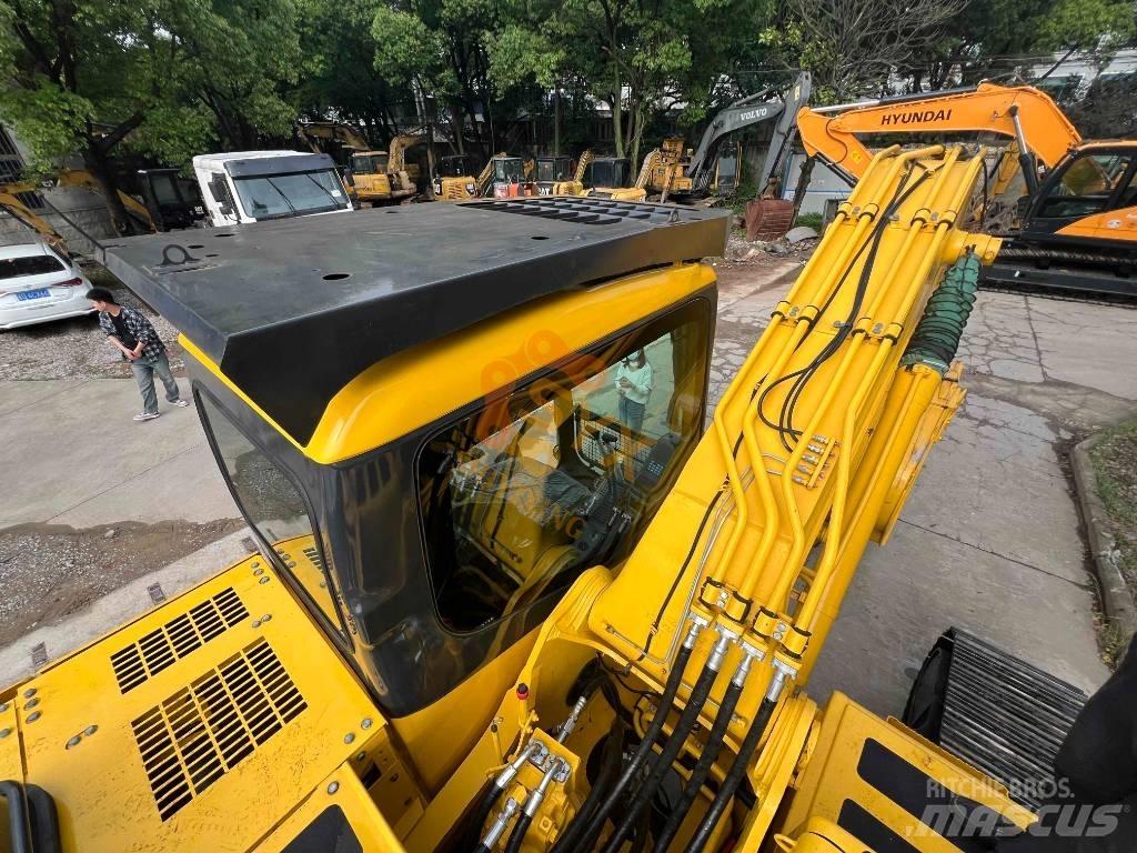 Komatsu PC 220 Гусеничні екскаватори