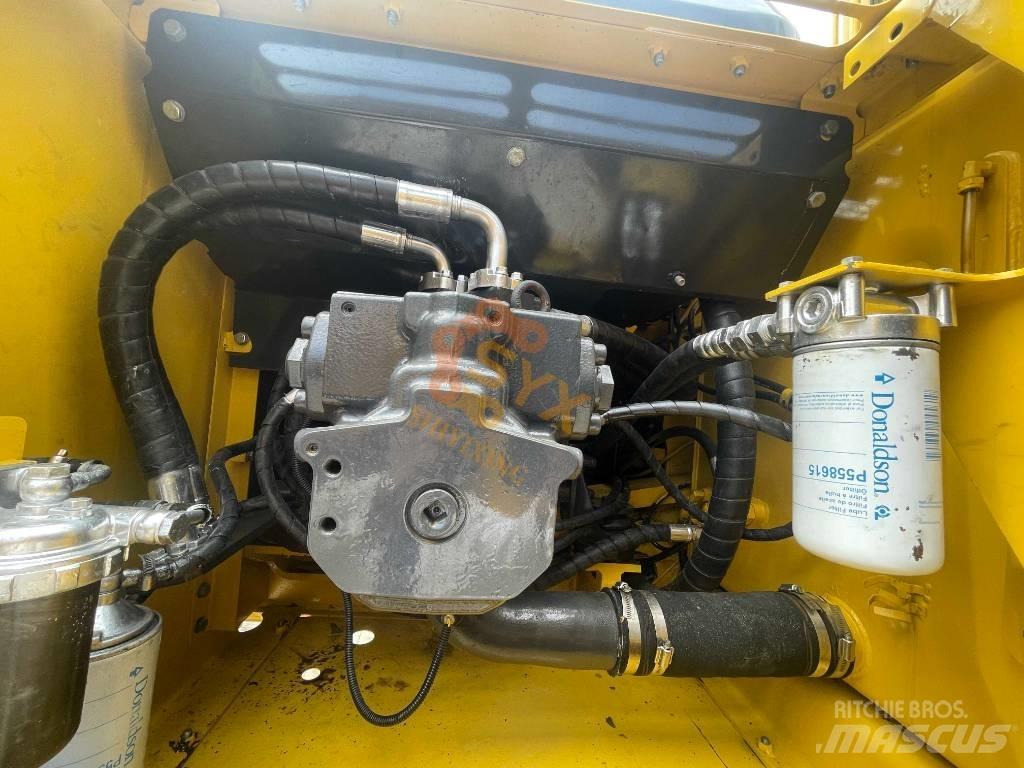 Komatsu PC 220 Гусеничні екскаватори