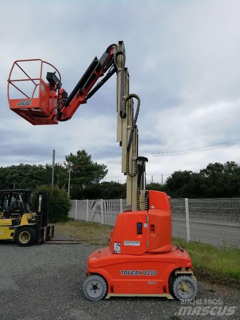 JLG Toucan 1210 Вертикальні щоглові підйомники