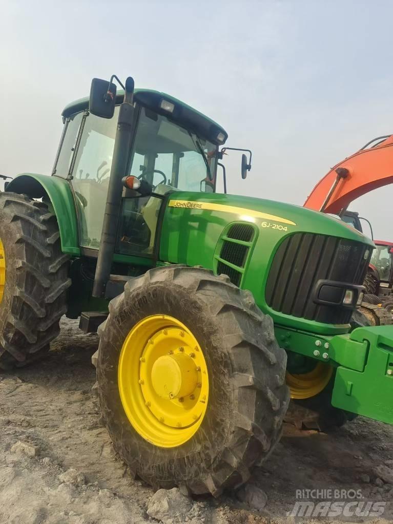 John Deere 6J-2104 Трактори