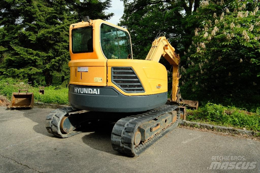Hyundai R80CR-9 Середні екскаватори 7т. - 12т.