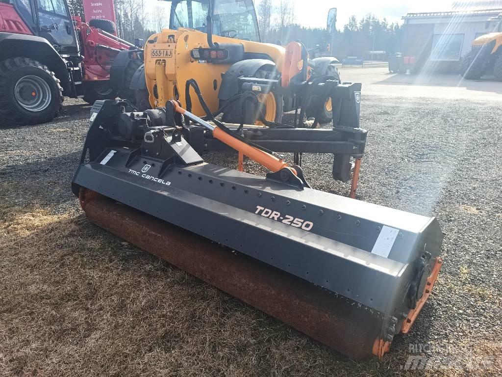 TMC TDR 250 Газонні і лукові косилки