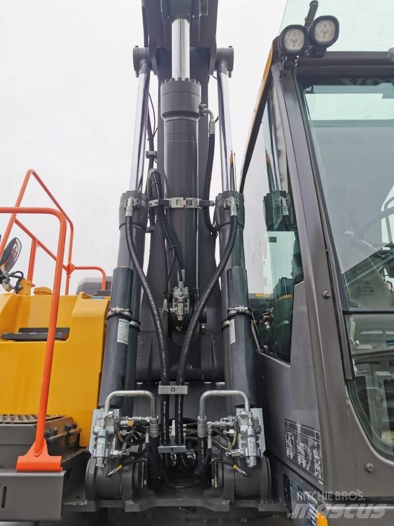 Volvo EW160E Колісні екскаватори