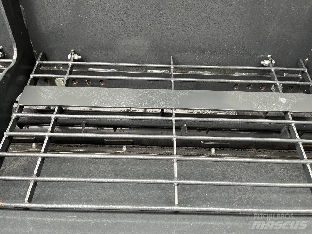 Ysta SP-1000 Розсіювачі солі та піску