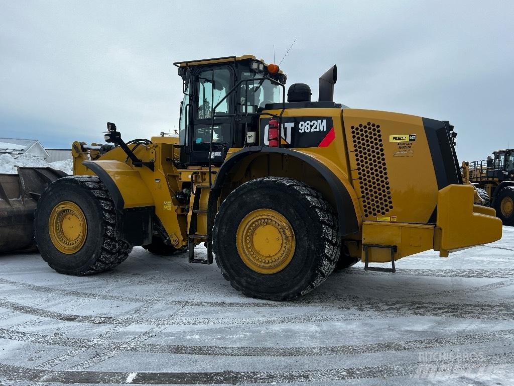 CAT 982 M Фронтальні навантажувачі