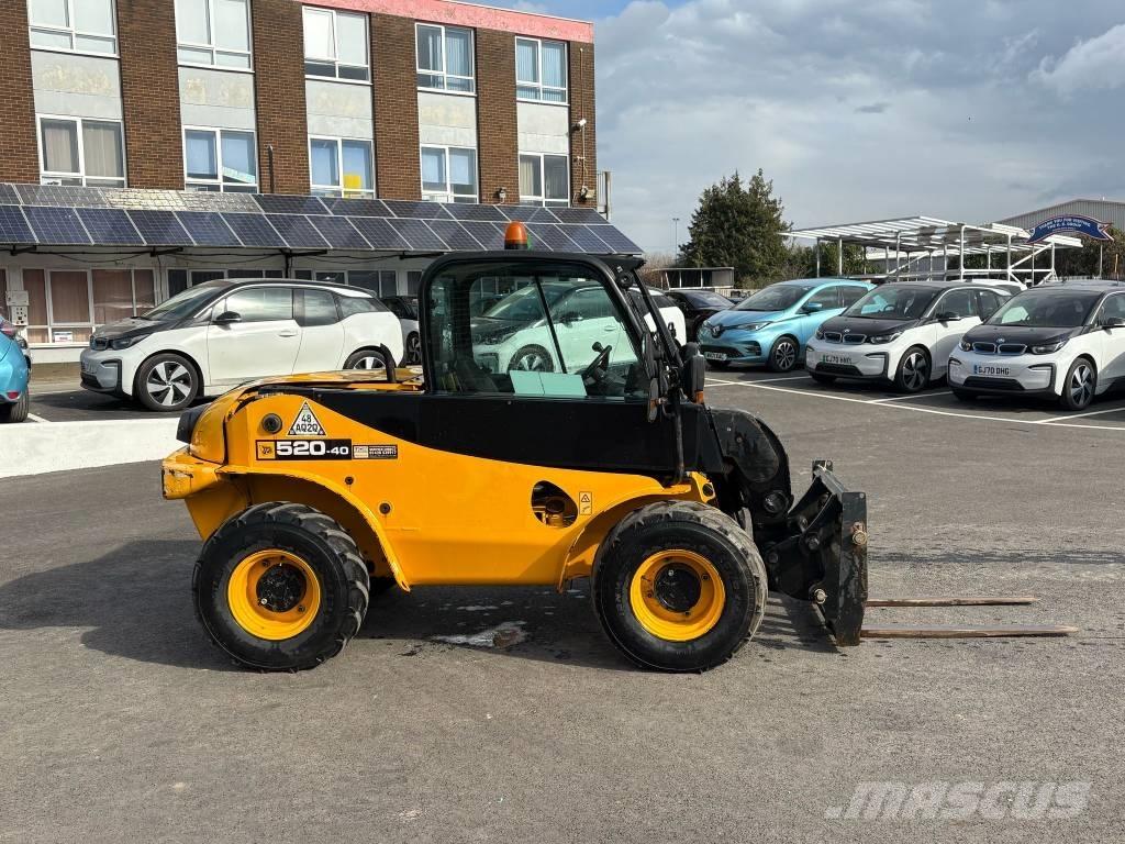 JCB 520-40 Телескопічні навантажувачі