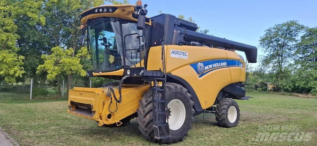 New Holland CX6.90 Зернозбиральні комбайни