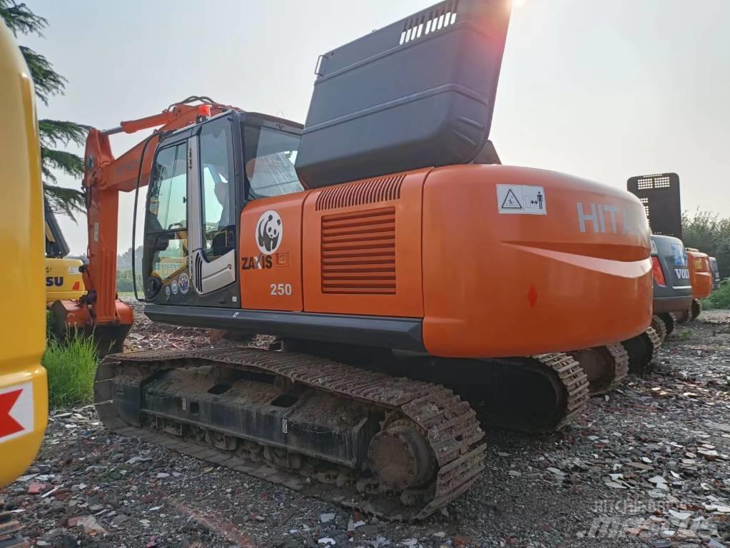 Hitachi ZX 250 LC Гусеничні екскаватори