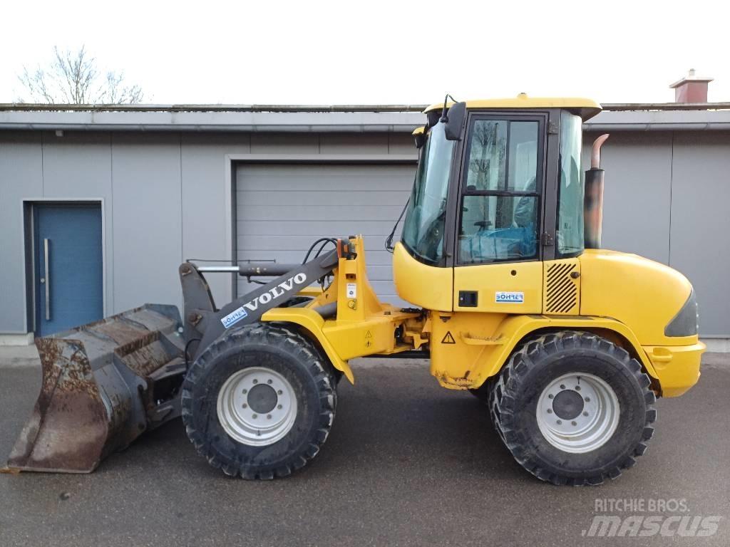 Volvo L 30 B Фронтальні навантажувачі