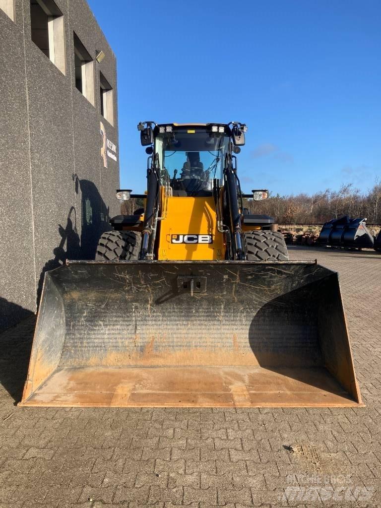 JCB 437 HT Фронтальні навантажувачі