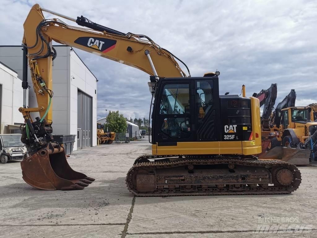 CAT 325FL CR Гусеничні екскаватори