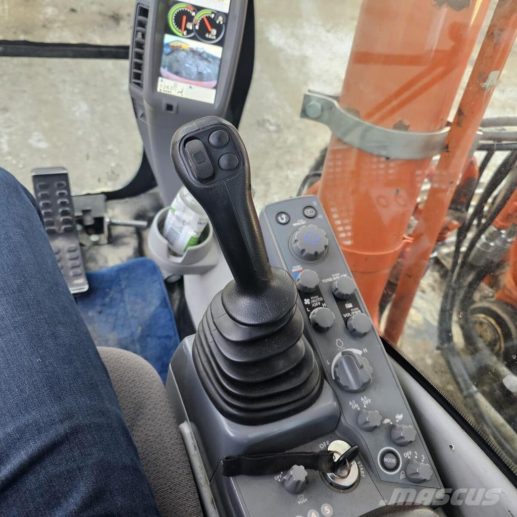 Hitachi ZX350LC-6 Гусеничні екскаватори