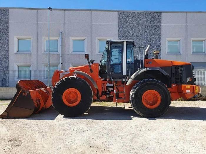 Hitachi ZW 310 Фронтальні навантажувачі