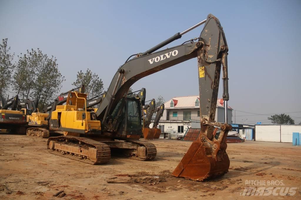 Volvo EC250 Гусеничні екскаватори