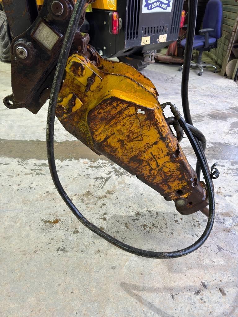 JCB breaker Плуги