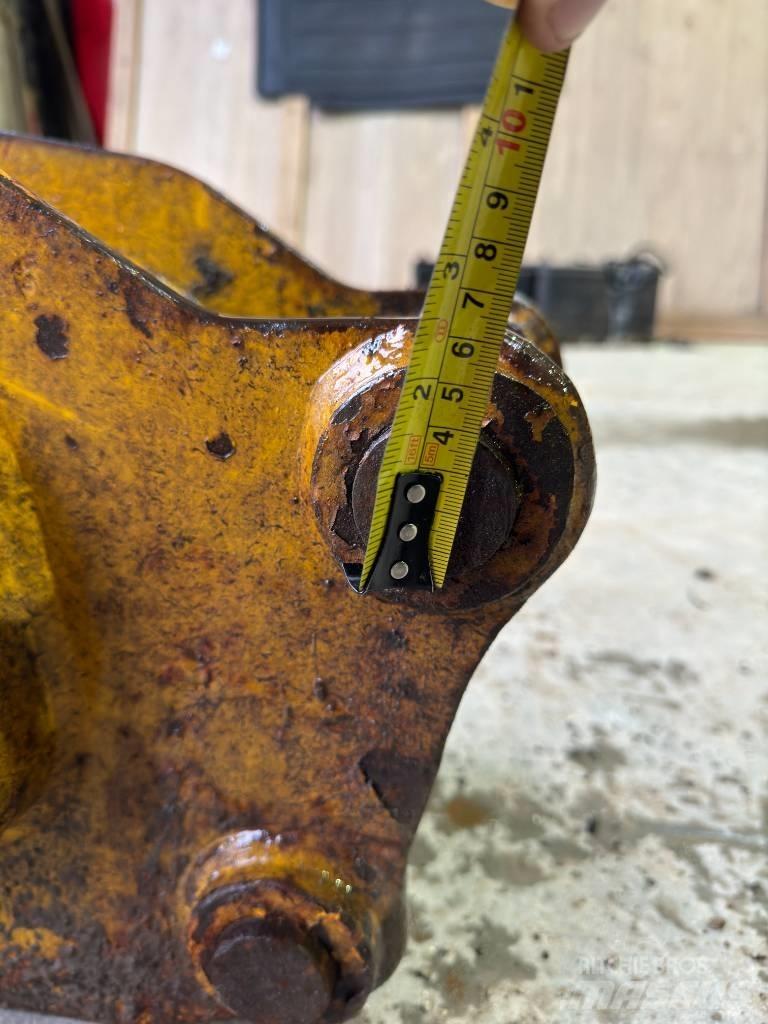 JCB breaker Плуги