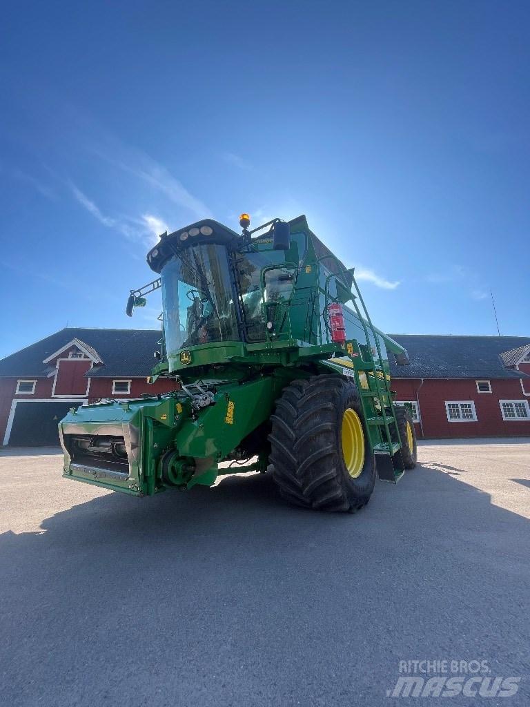 John Deere T670 Зернозбиральні комбайни