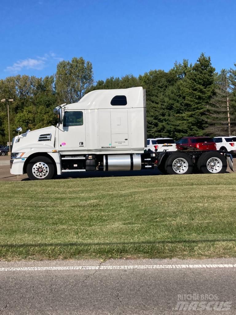 Western Star 5700 XE Тягачі