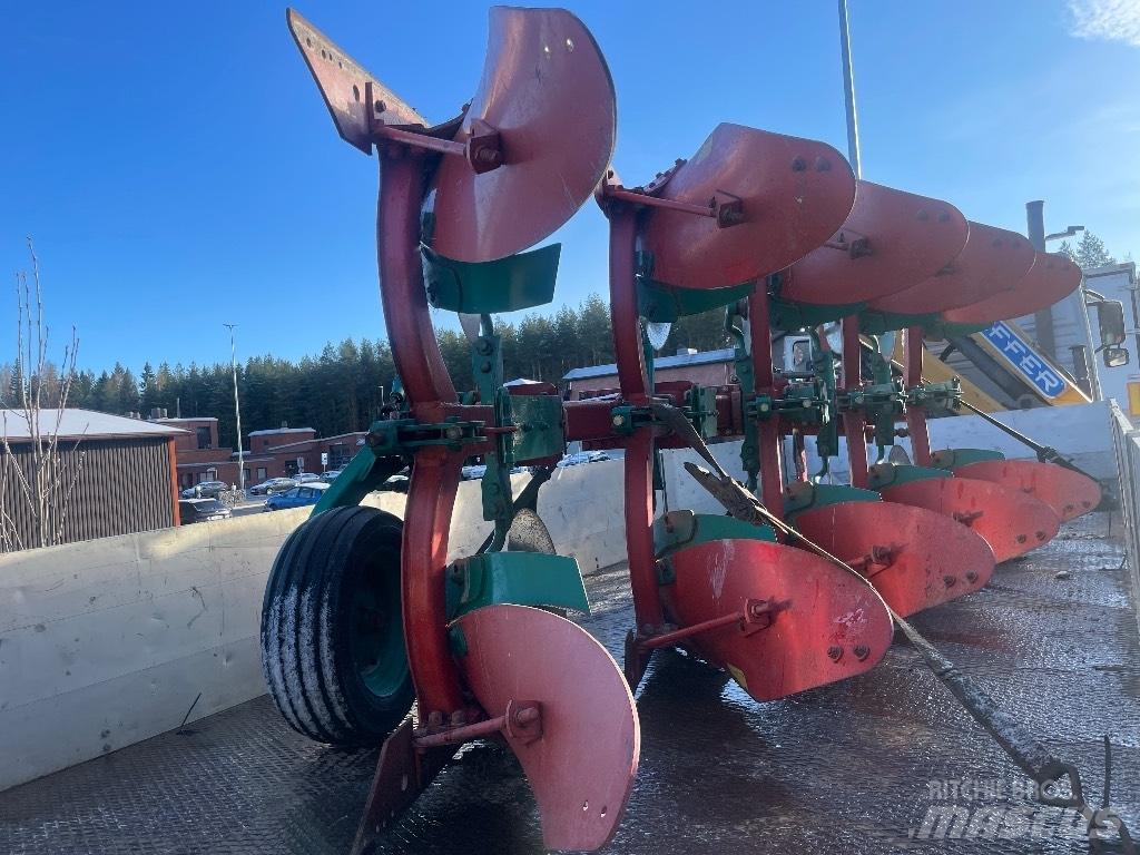 Kverneland E160 Реверсивні плуги