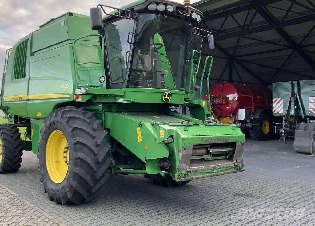 John Deere T 560 Зернозбиральні комбайни