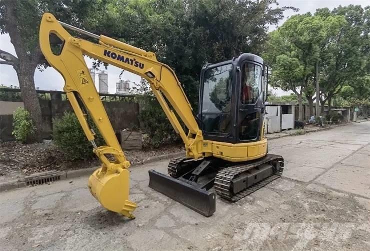 Komatsu PC35 Міні-екскаватори < 7т
