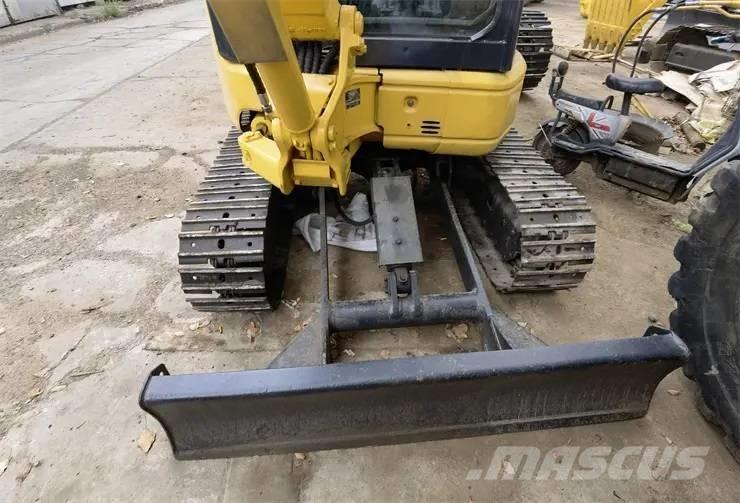 Komatsu PC35 Міні-екскаватори < 7т