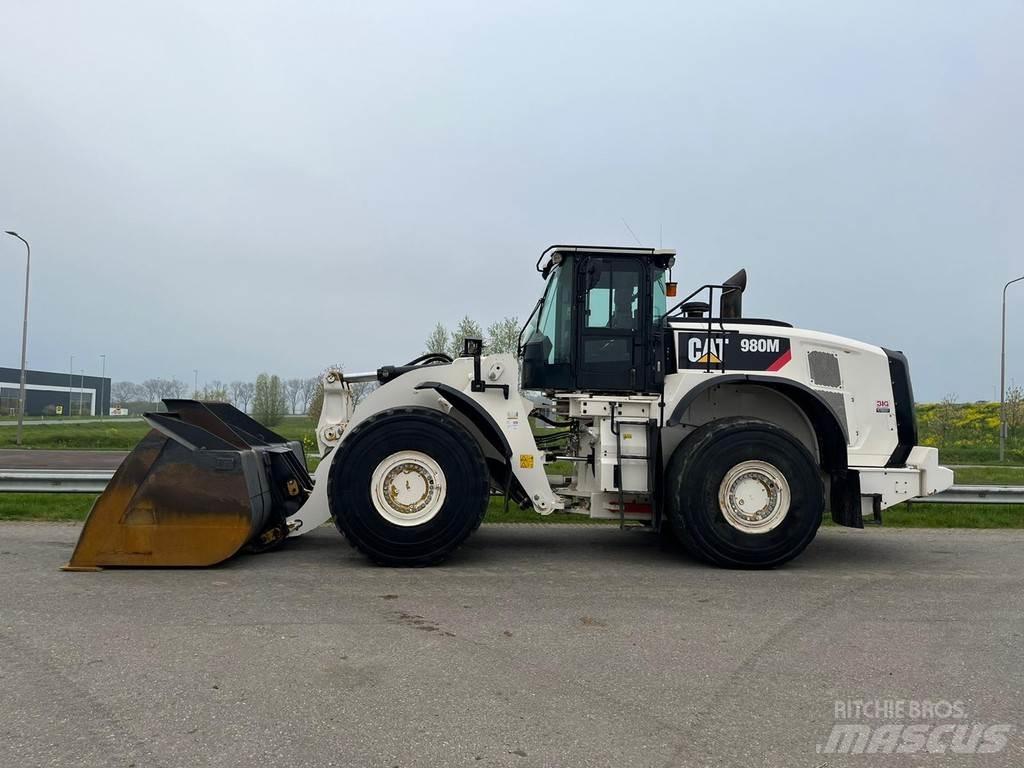 CAT 980M Фронтальні навантажувачі