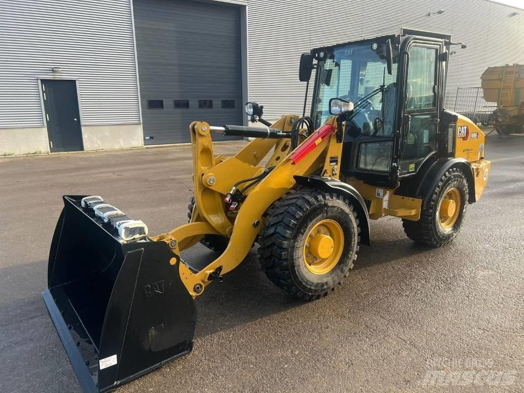 CAT 906 Фронтальні навантажувачі