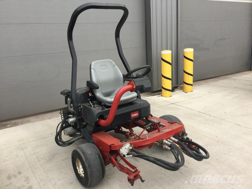 Toro 3250D Самохідні газонокосарки