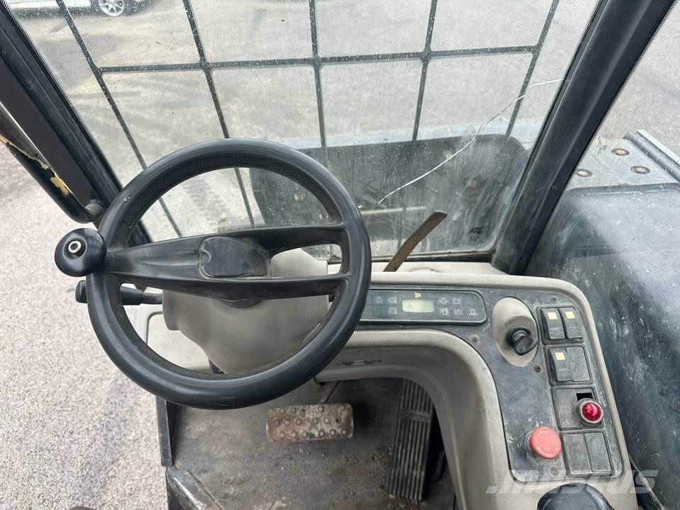 JCB TLT 25 D Телескопічні навантажувачі