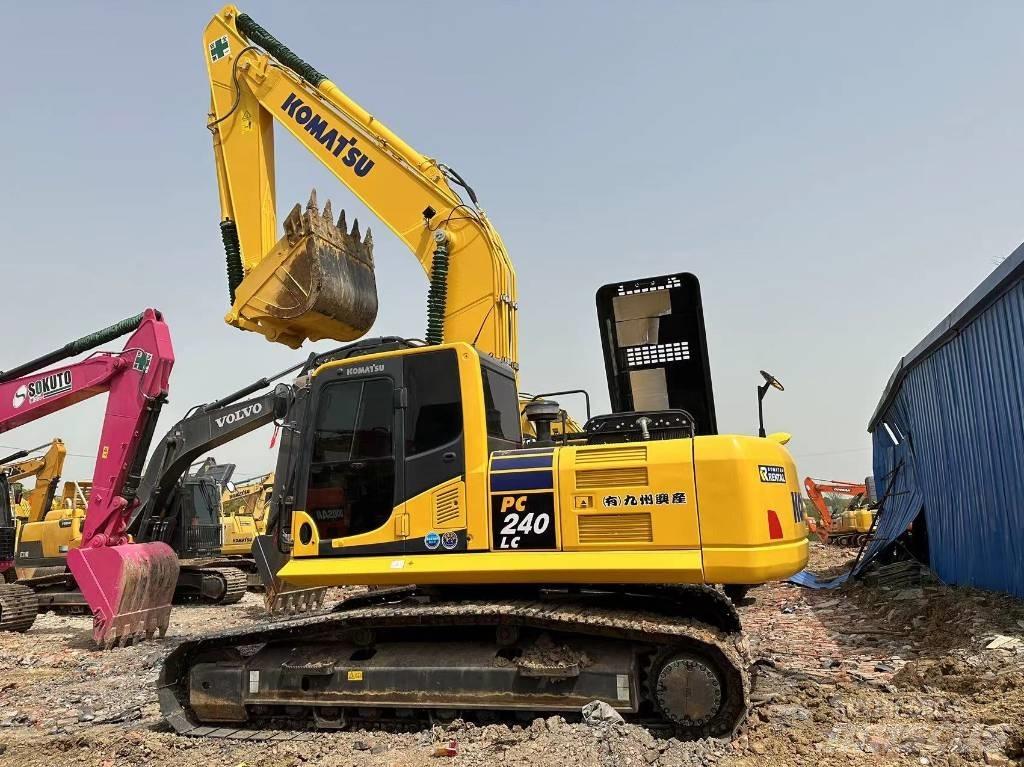 Komatsu PC 240 Гусеничні екскаватори