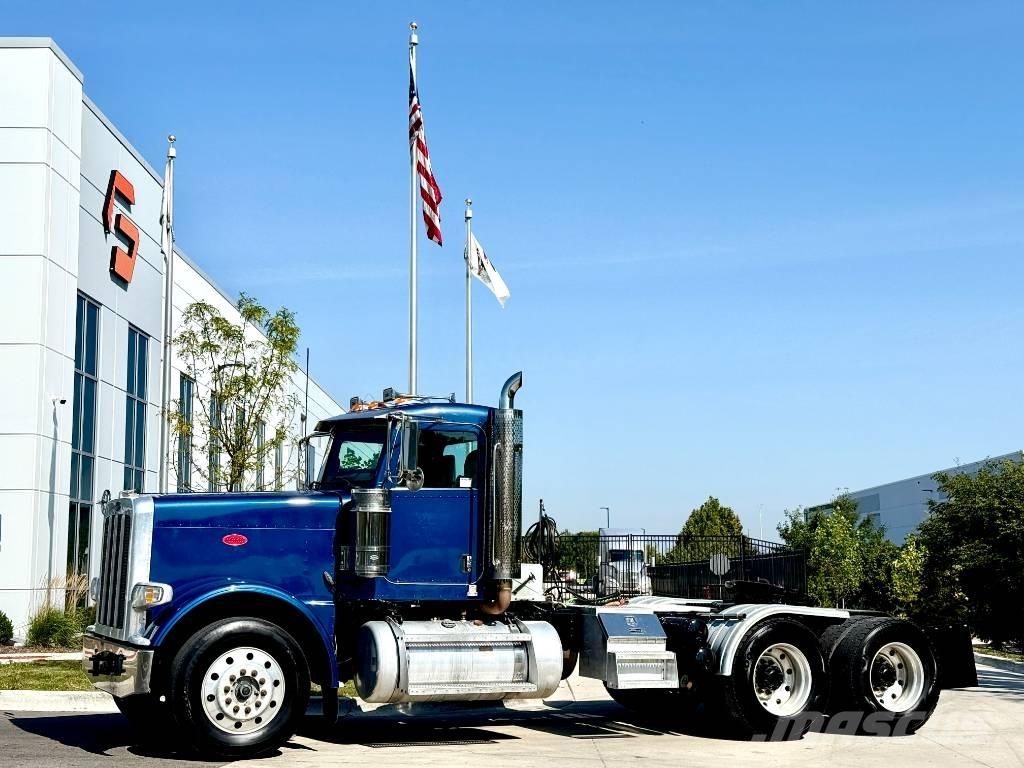 Peterbilt 388 Тягачі