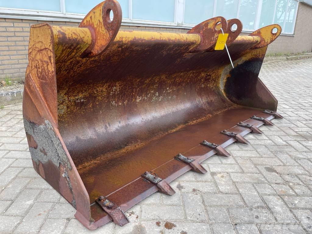 CAT Backhoe bucket Ковші