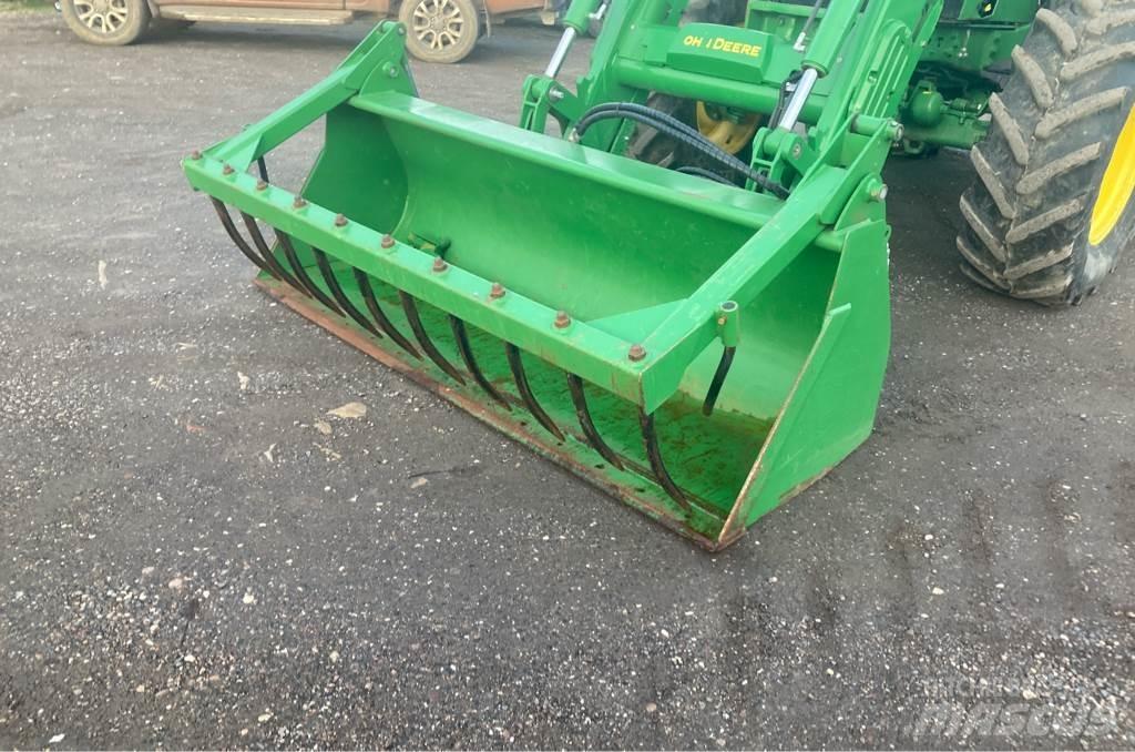 John Deere 6120M Трактори