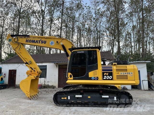 Komatsu PC200-8 Гусеничні екскаватори