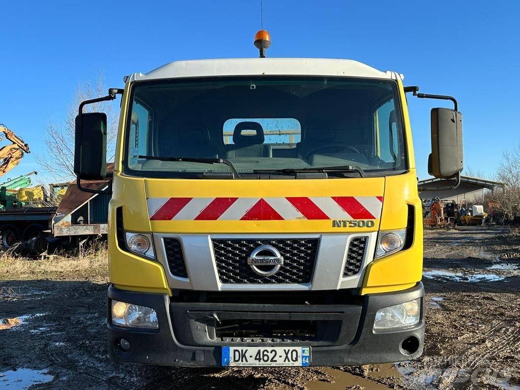 Nissan NT500 Пікапи / Бічне розвантаження