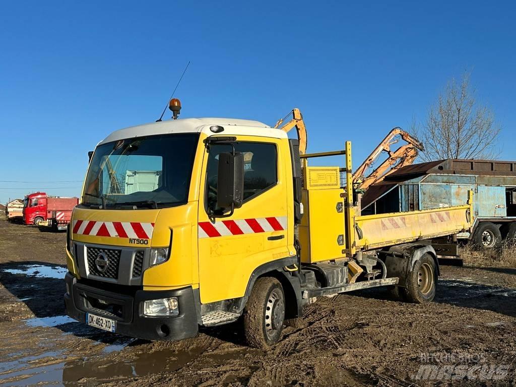 Nissan NT500 Пікапи / Бічне розвантаження