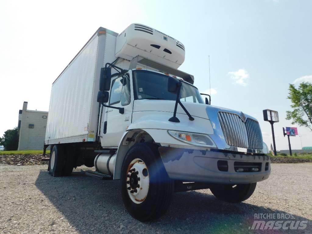International 4400 Автоконтейнеровози