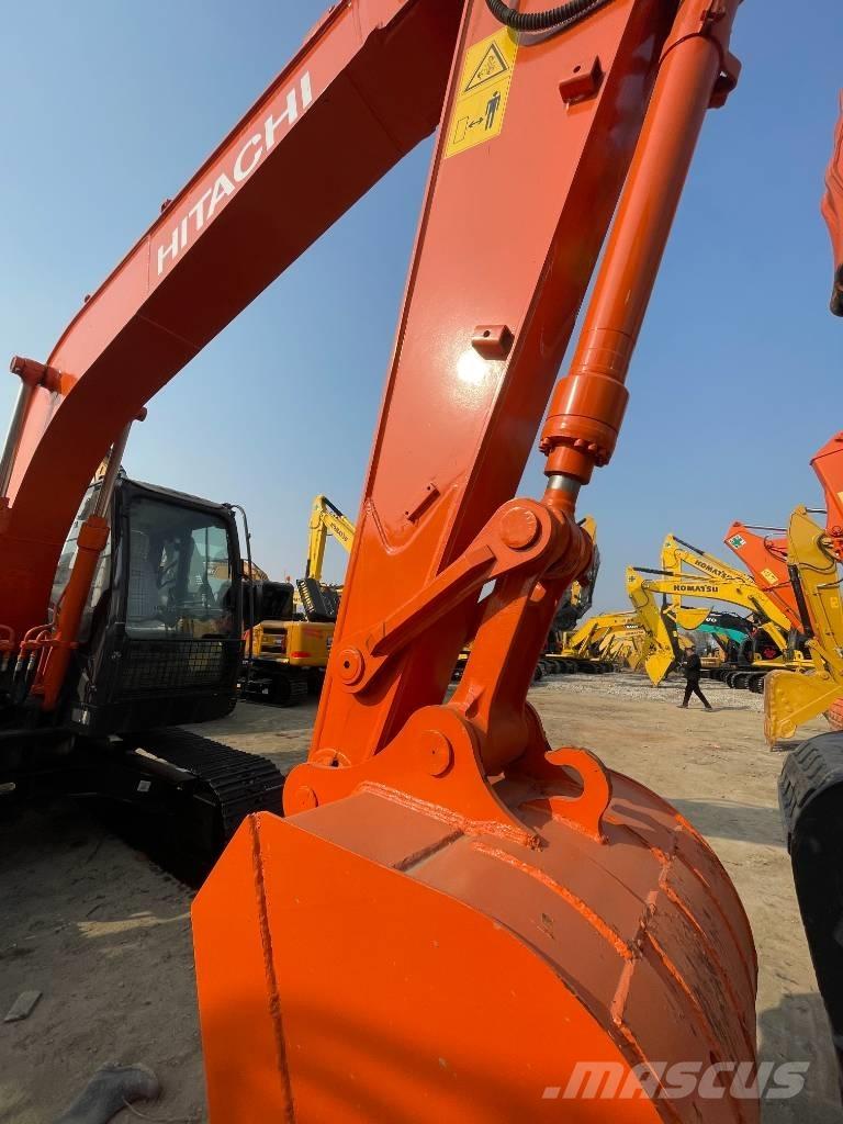 Hitachi ZX 130 Гусеничні екскаватори