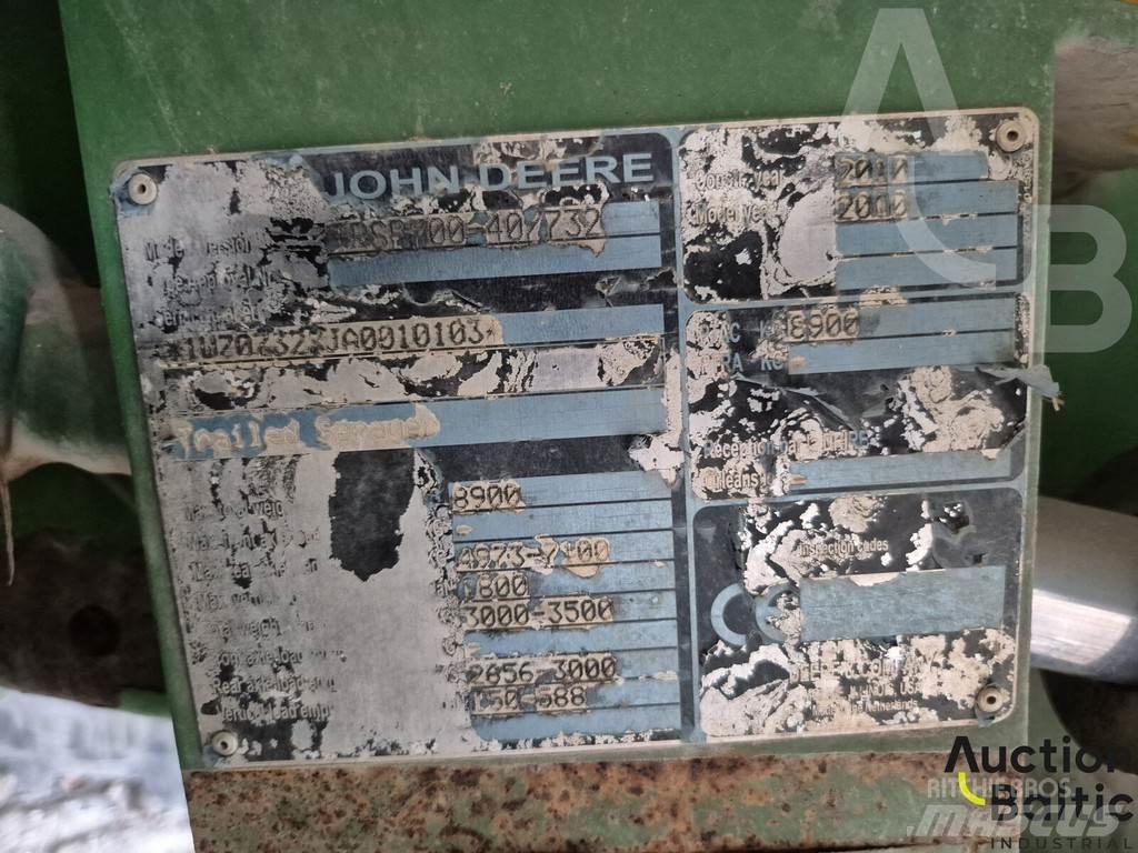 John Deere 732 Причіпні обприскувачі