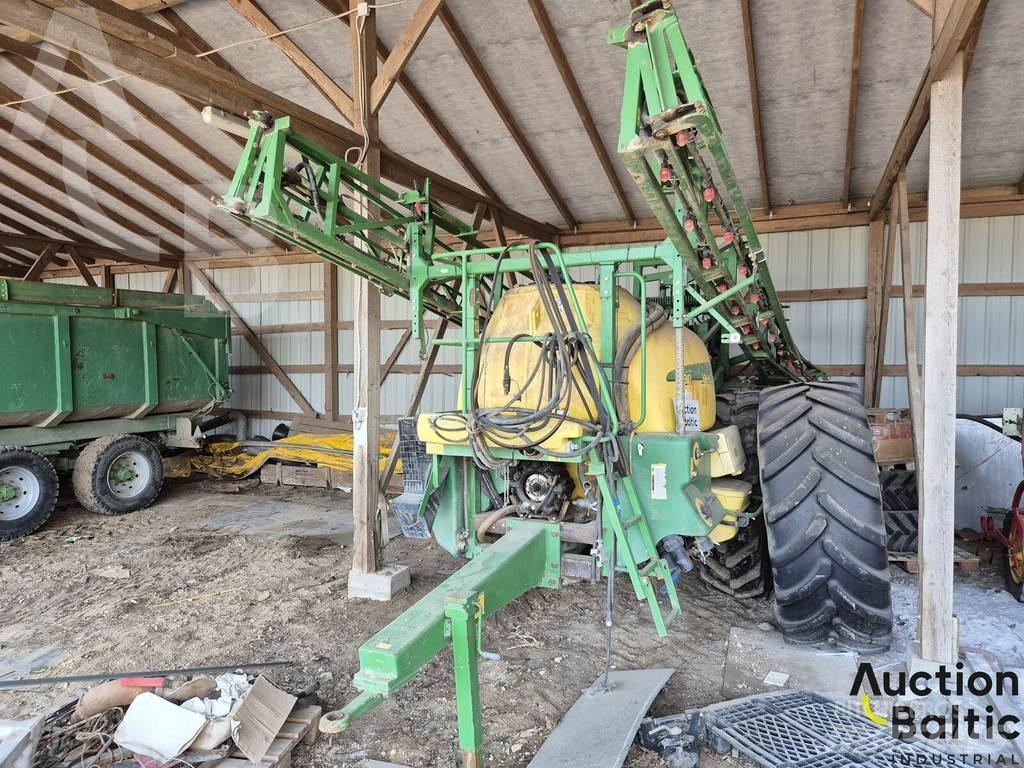John Deere 732 Причіпні обприскувачі