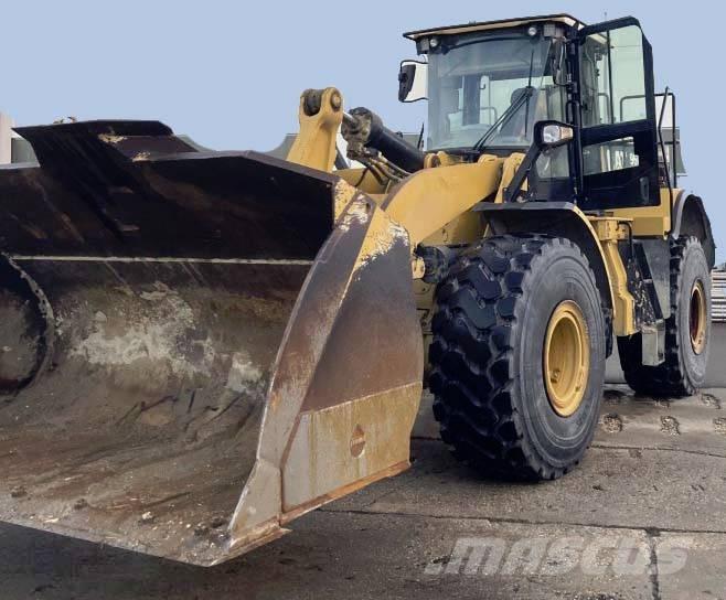 CAT 966 M Фронтальні навантажувачі