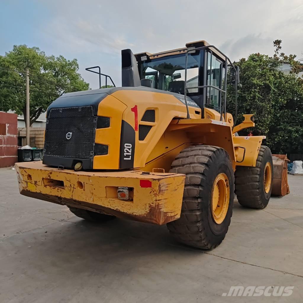 Volvo L120E Фронтальні навантажувачі