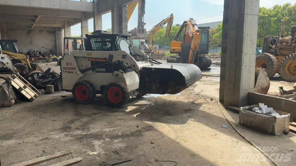 Bobcat S 16 Міні-навантажувачі