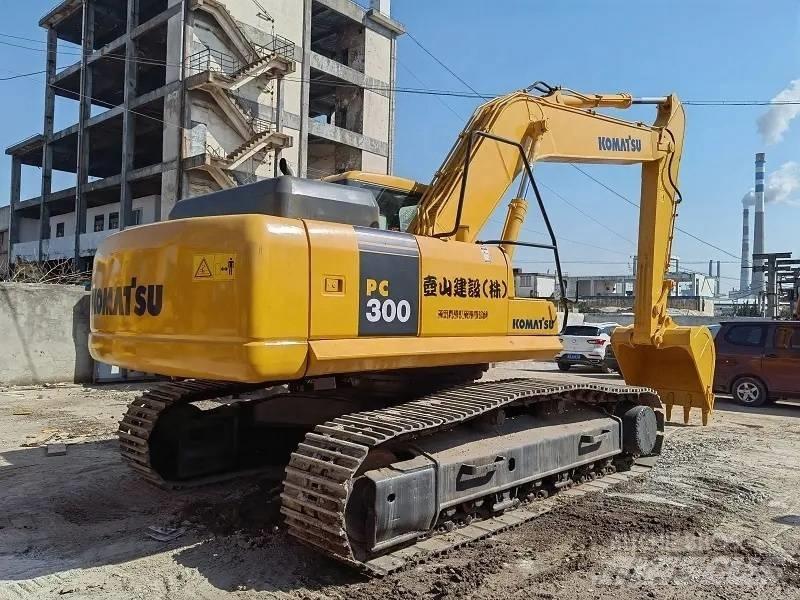 Komatsu PC 300 Гусеничні екскаватори